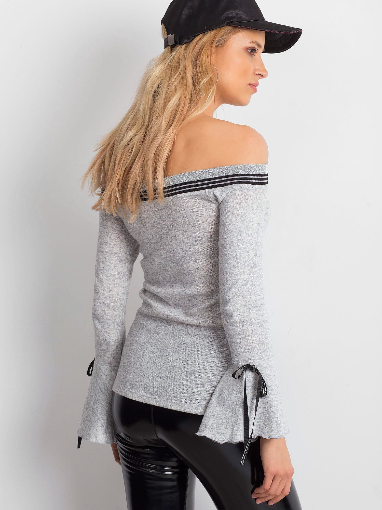 Grey Spanish blouse with wide sleeves