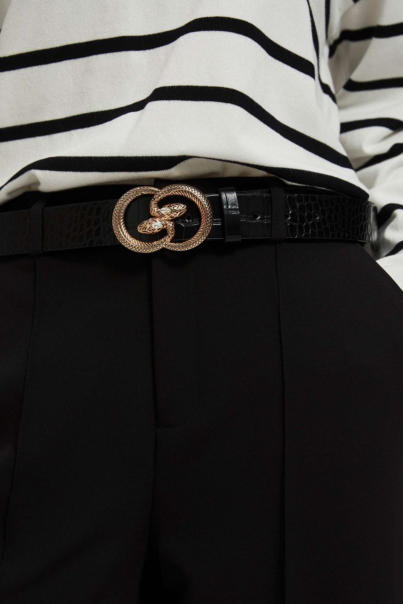 Belt with decorative buckle