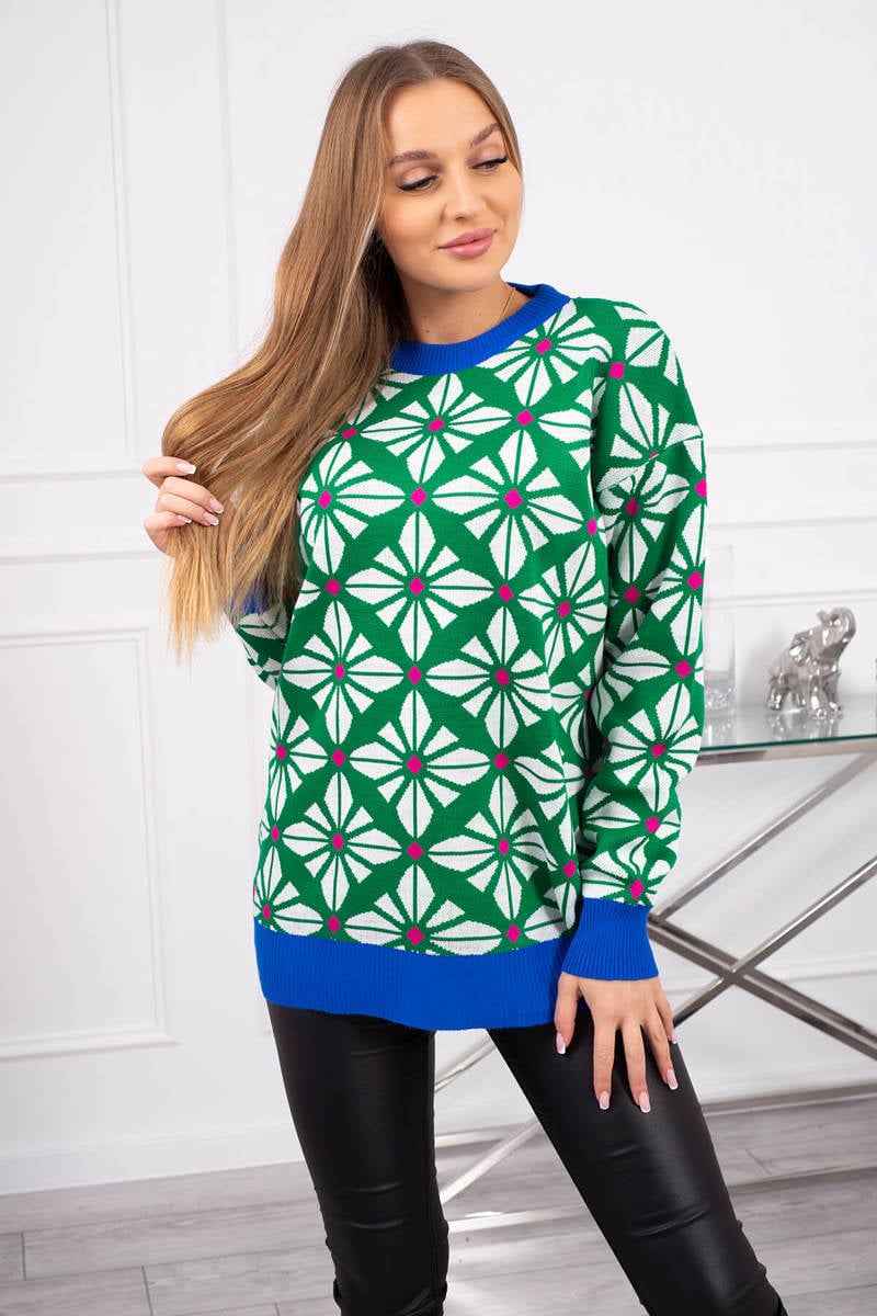 Sweater with a geometric green motif
