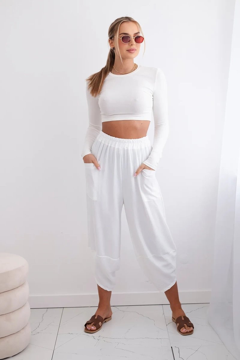 Wide-leg trousers with ecru pockets