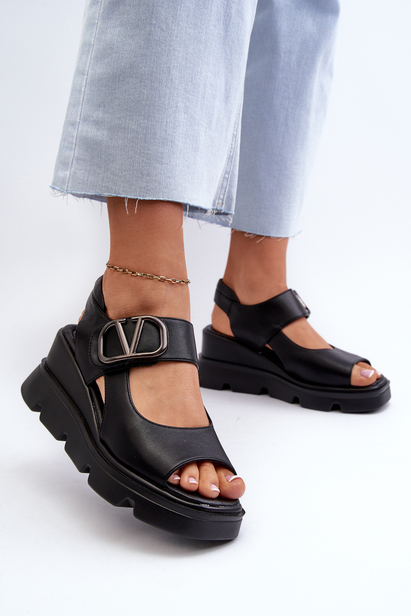 Women's wedge and platform sandals made of eco leather, black triaola