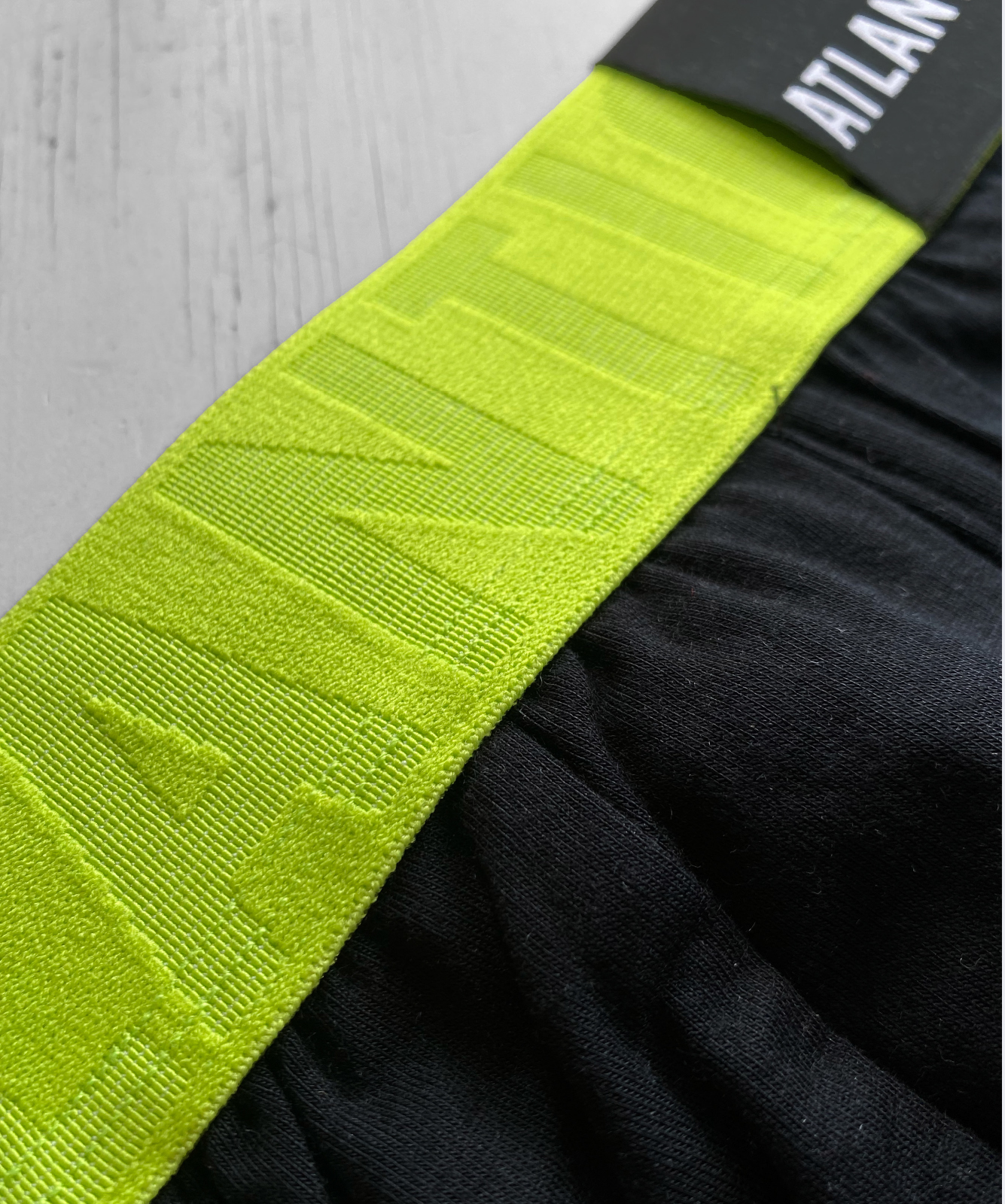 Man boxers ATLANTIC PREMIUM with mikromodal - black/yellow