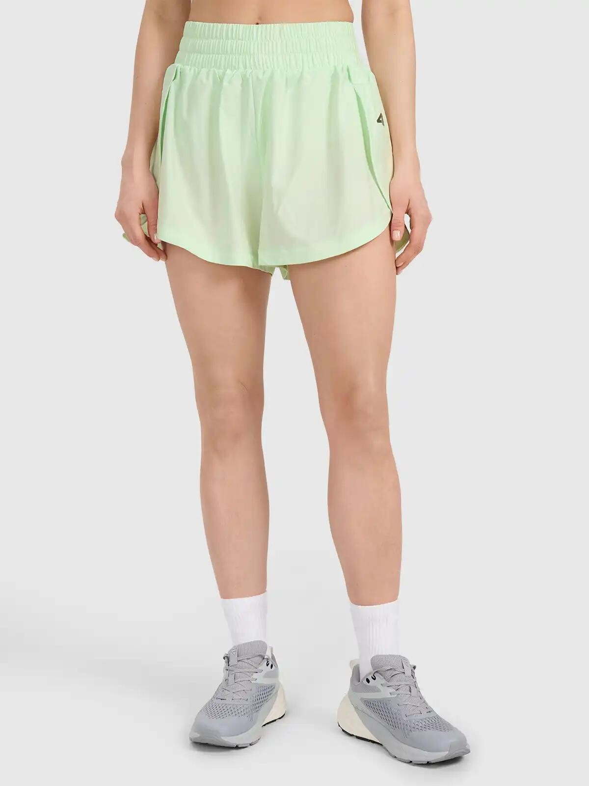 Дамски спортни шорти 4F FNK