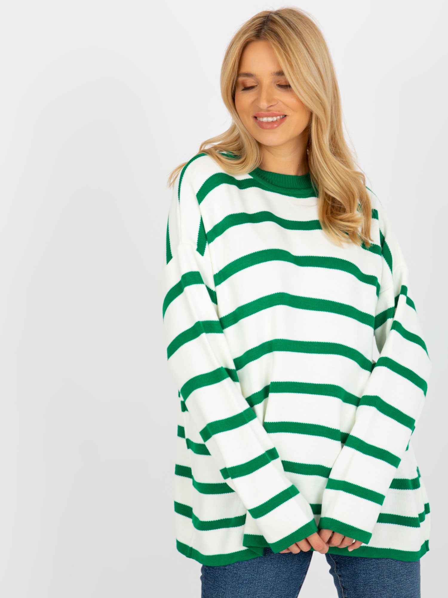 Levně Tmavě zelený a ecru oversized vlněný svetr z RUE PARIS