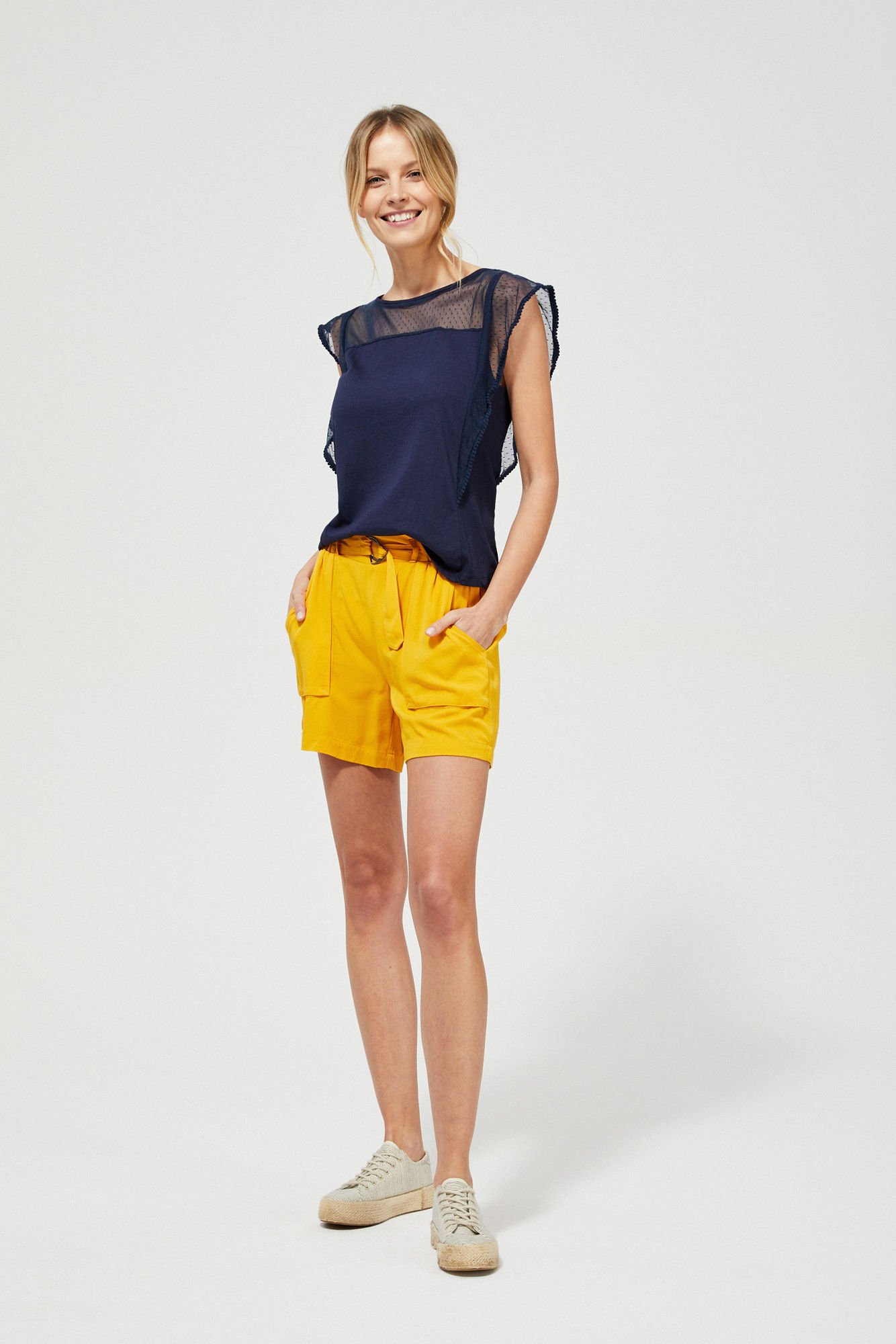 Shorts with puffed waist - yellow