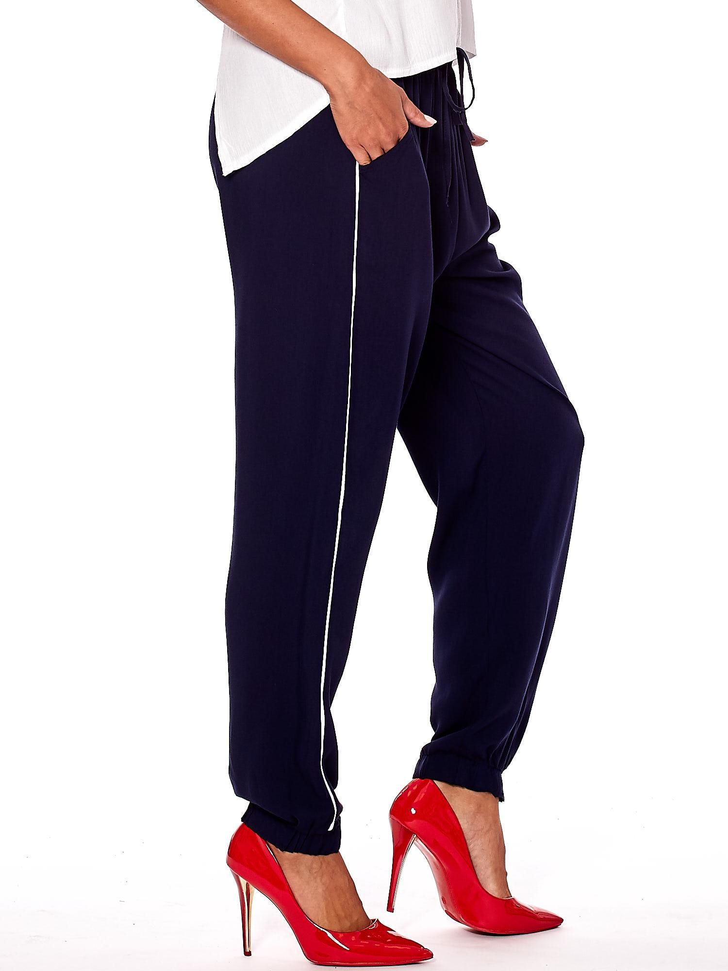 Pantaloni de trening Fashionhunters