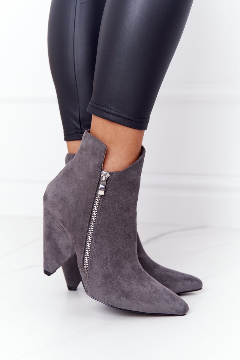 Botine dama, Kesi