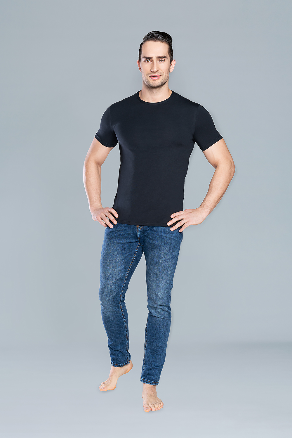 Ikar T-shirt with short sleeves - black