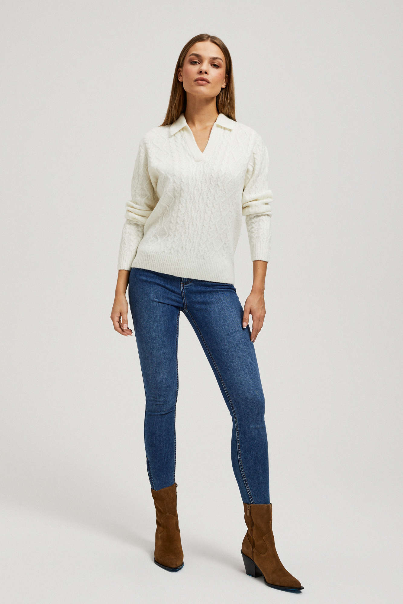 V-neck sweater with collar