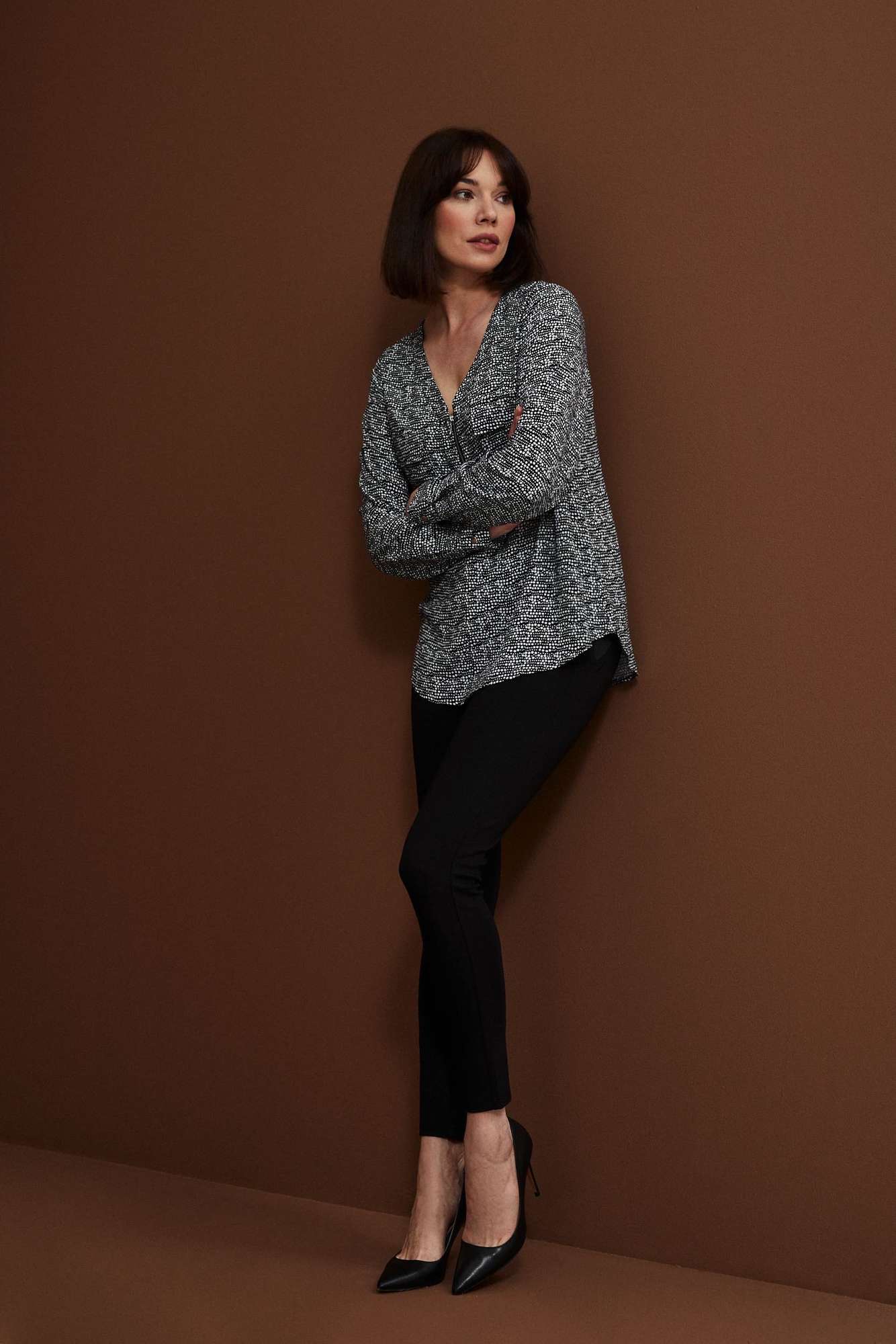 Viscose shirt with a V-neck and decorative zipper