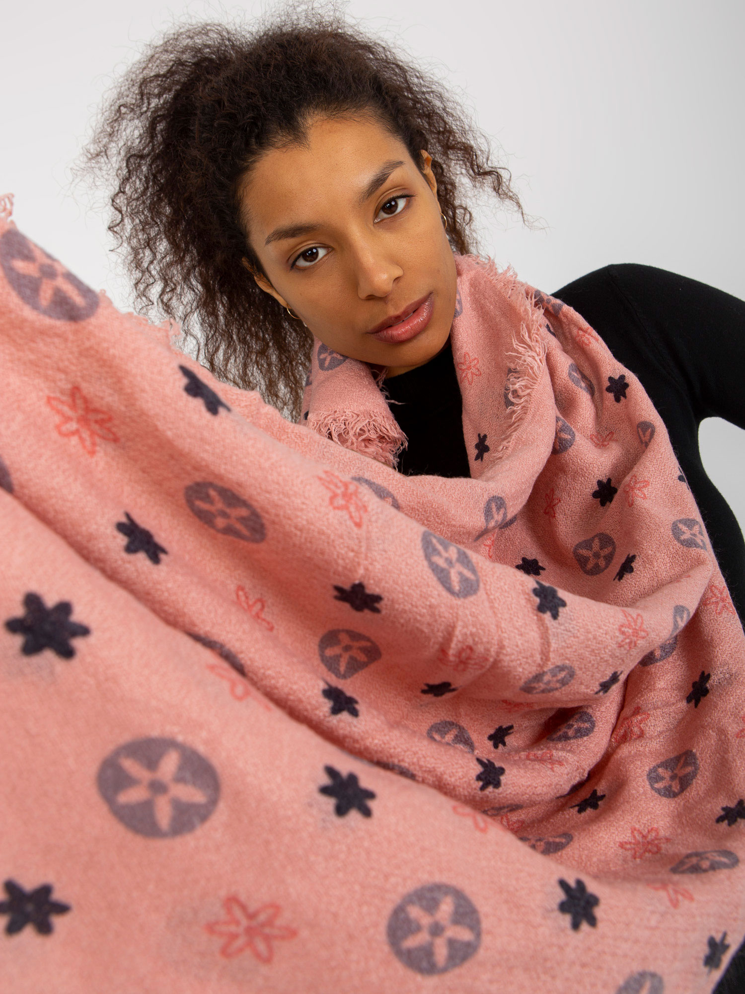 Powdery pink women's scarf with print