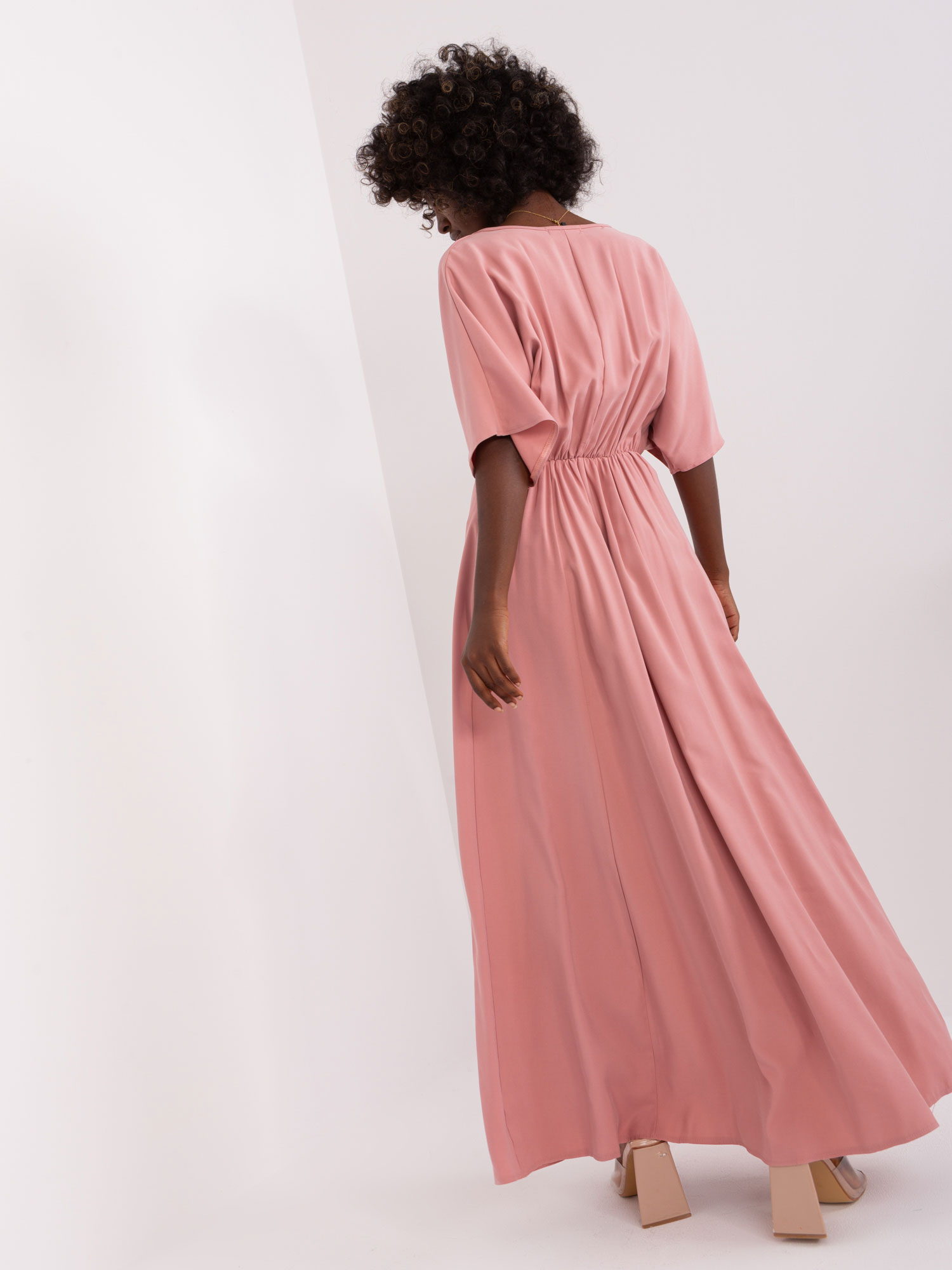 Dusty pink maxi dress with short sleeves by ZALUNA