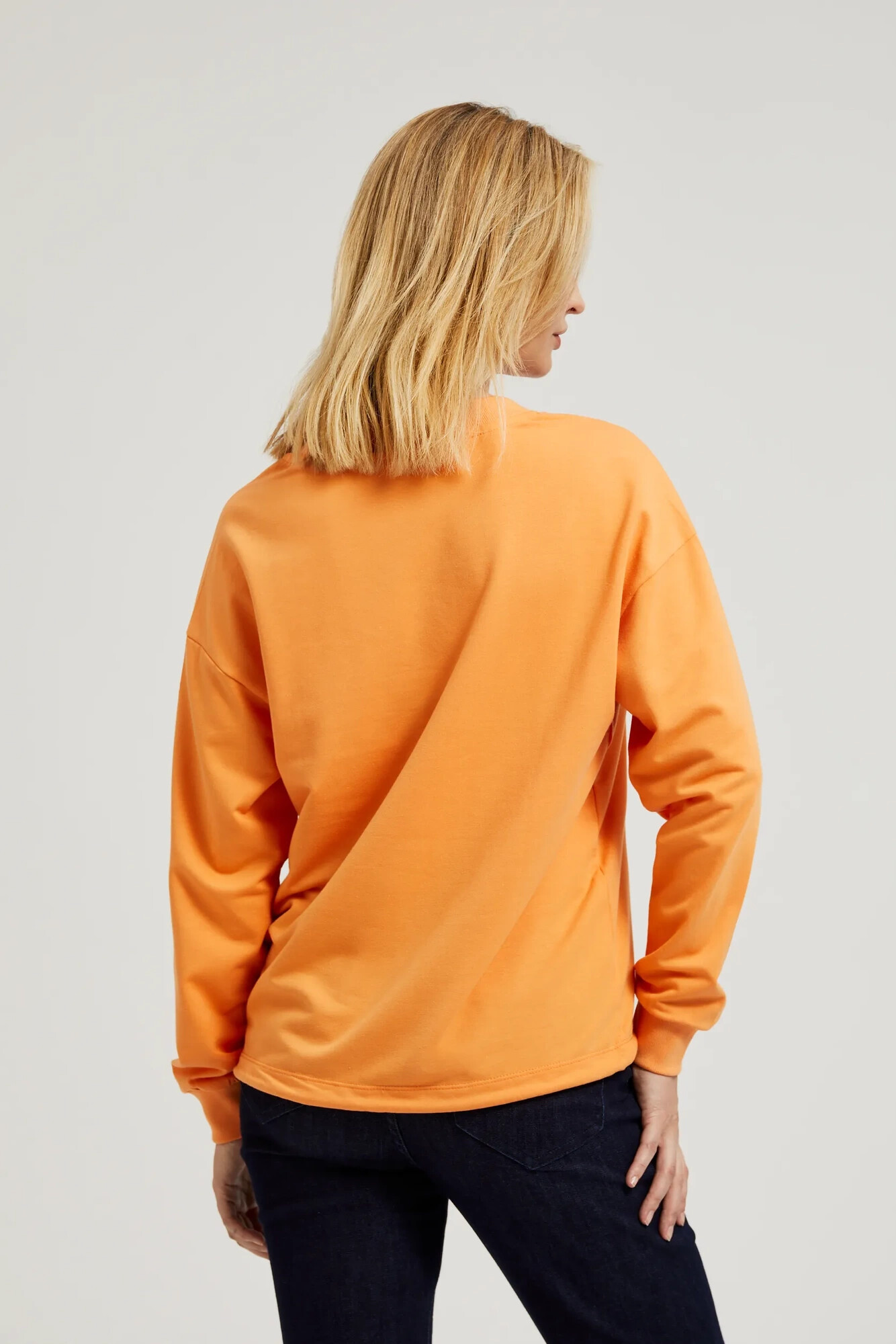 Women's sweatshirt with V-neck and tie MOODO - orange