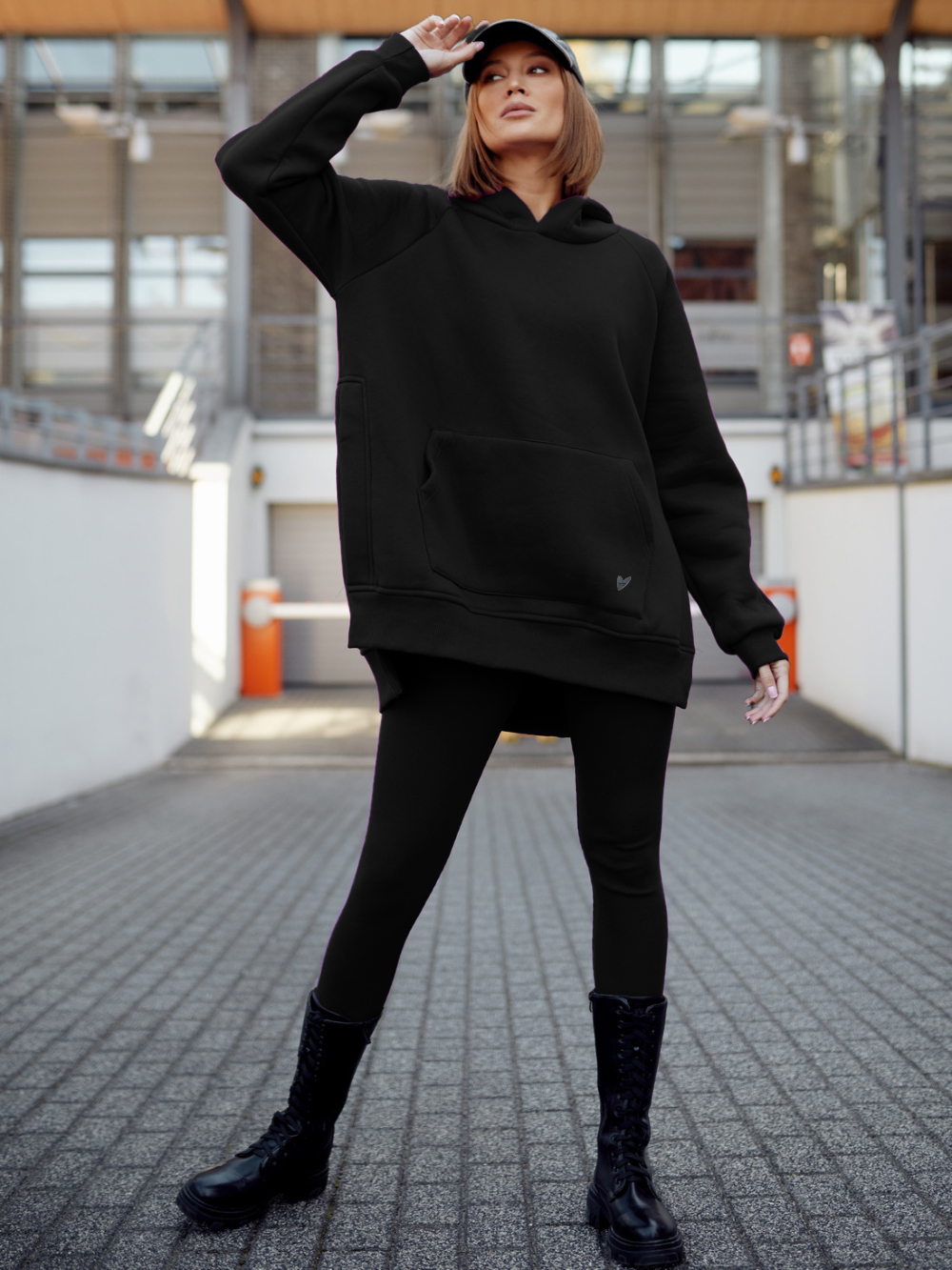 Women's Set Of Black Oversize Sweatshirt And Ribbed Leggings