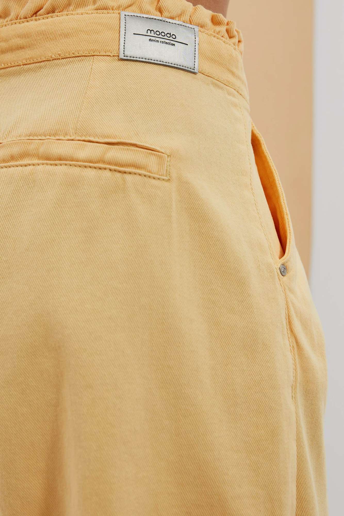 WOMEN&#039;S SHORTS L-SH-4002 VANILLA