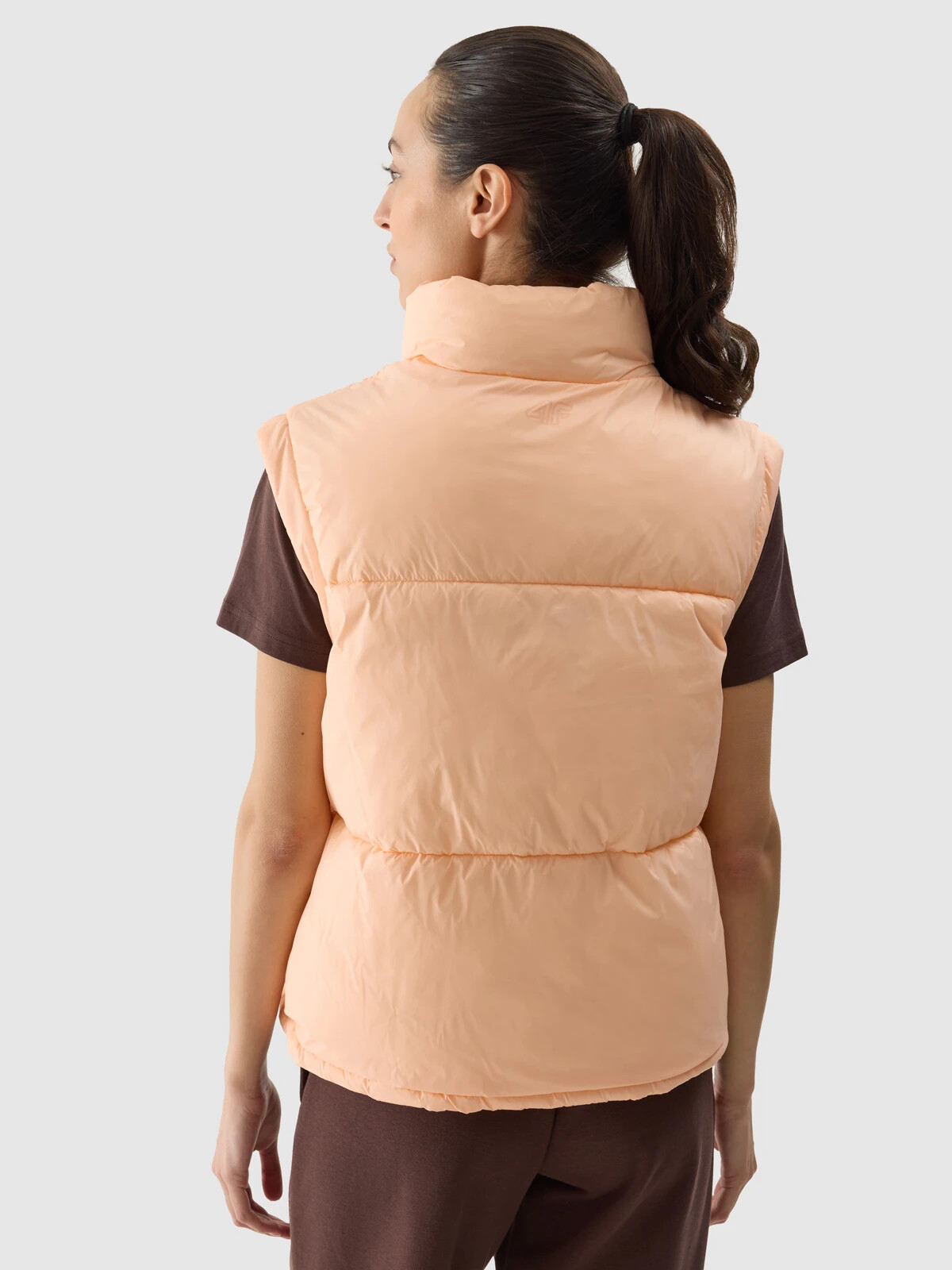 Women's down vest with 4F synthetic down filling - orange