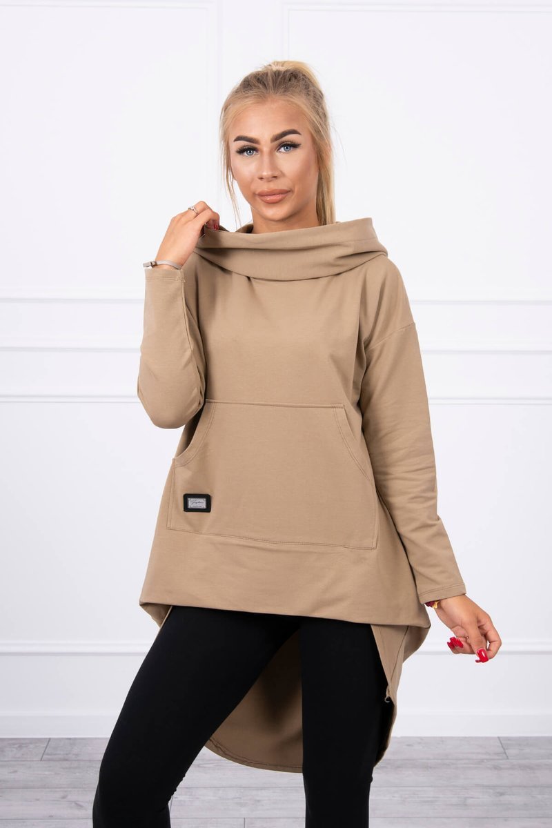 Sweatshirt with long back and camel hood