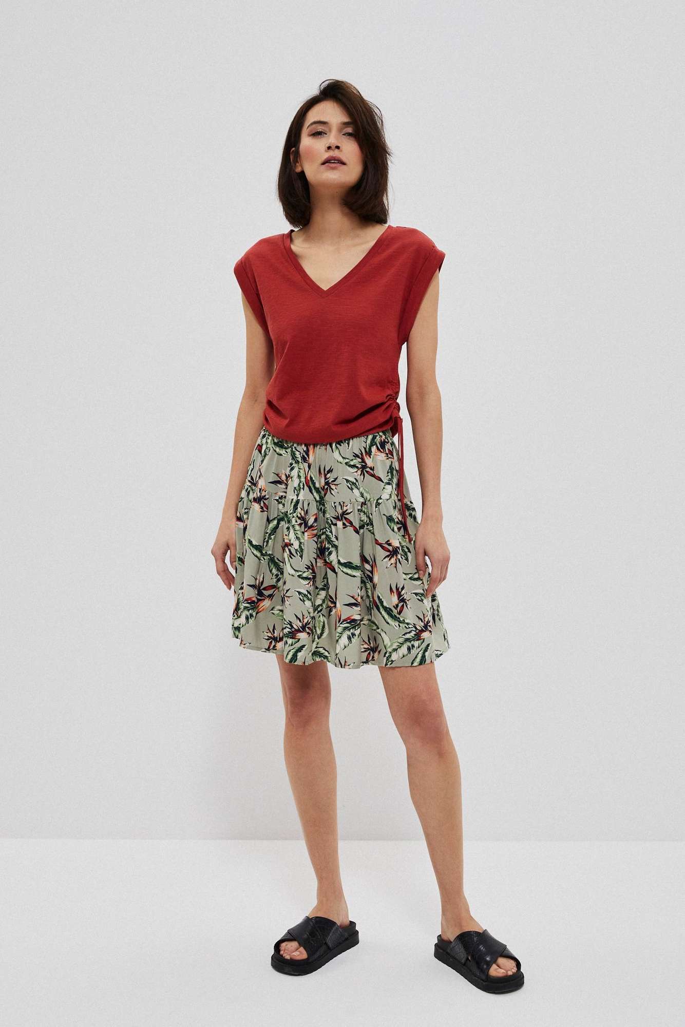 Skirt with a floral print