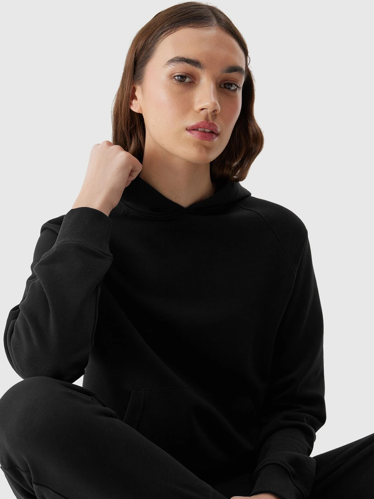 Women's sweatshirt without fastening and hooded 4F - black