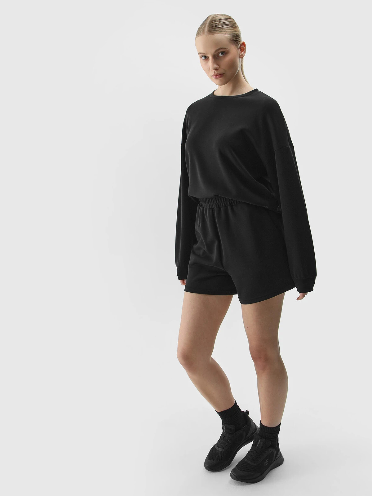 Women's sweatshirt without fastening with the addition of modal 4F - black