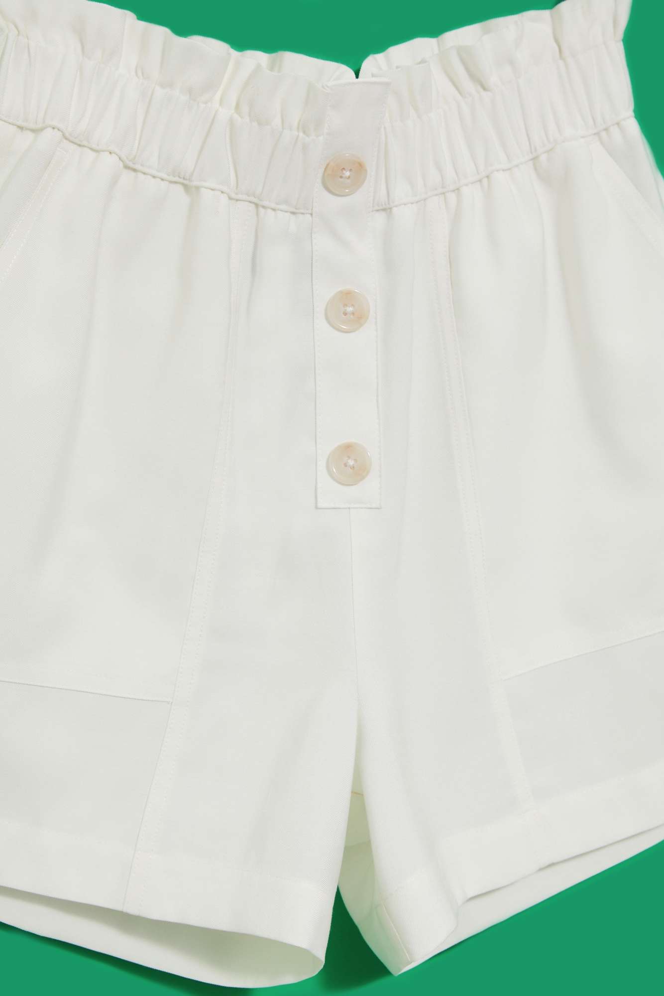 WOMEN&#039;S SHORTS L-SH-4019 WHITE