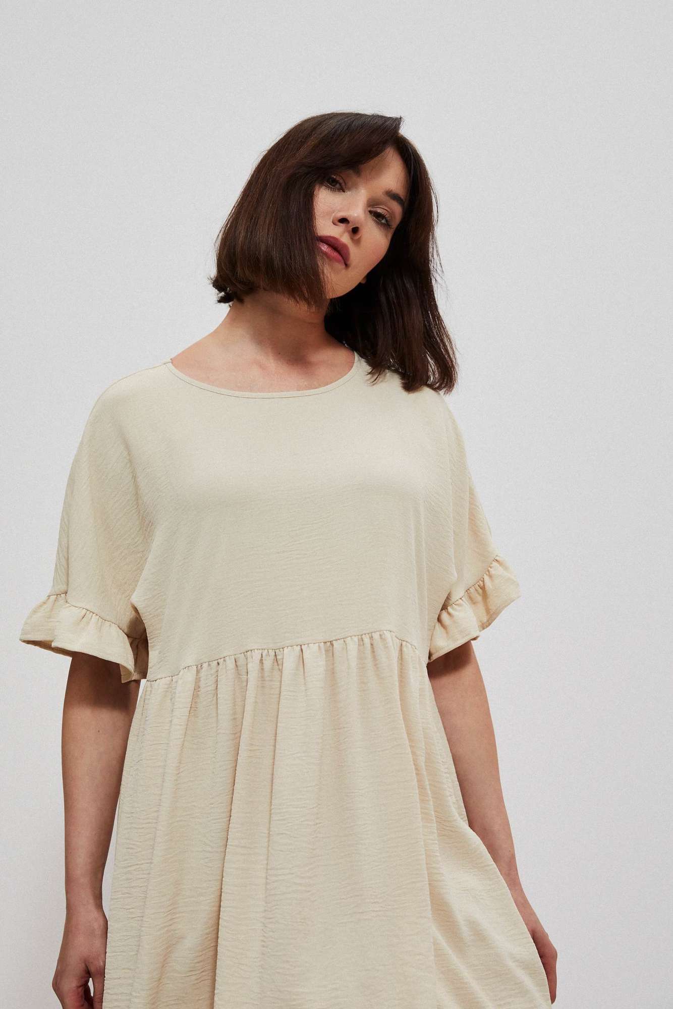 Rochie cu volane pe mâneci