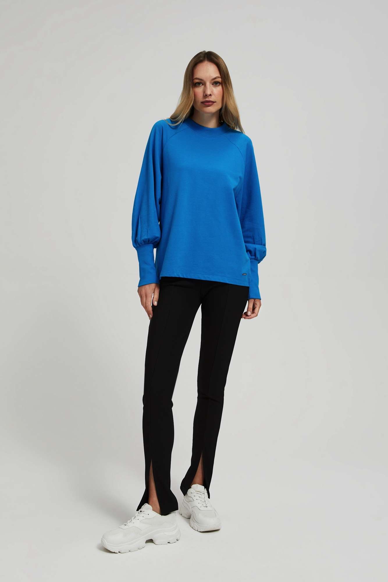 Sweatshirt with fluffy sleeves