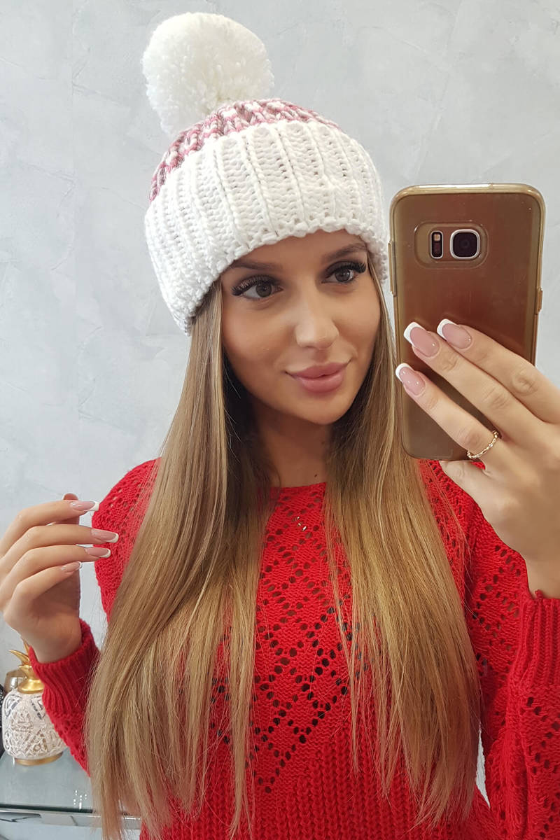 Beanie with pompom Ellen K325 white