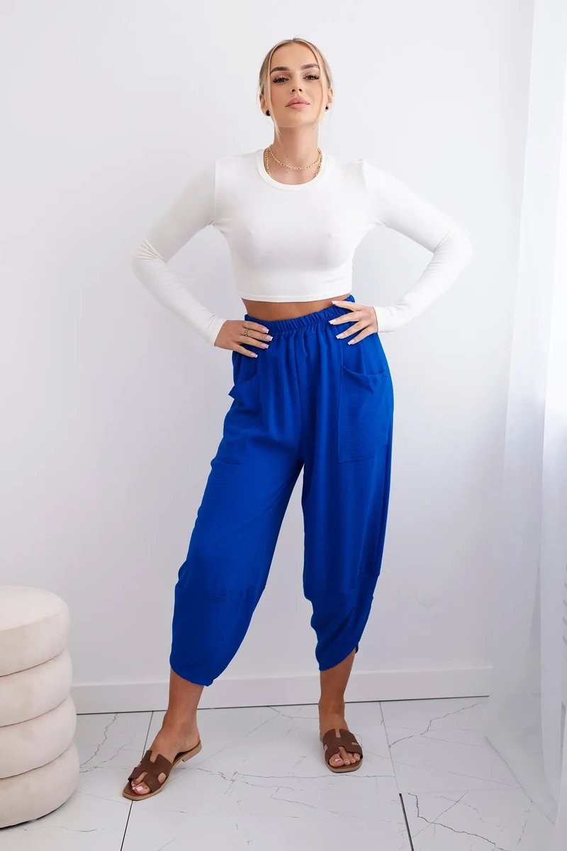 Wide-leg trousers with cornflower blue pockets