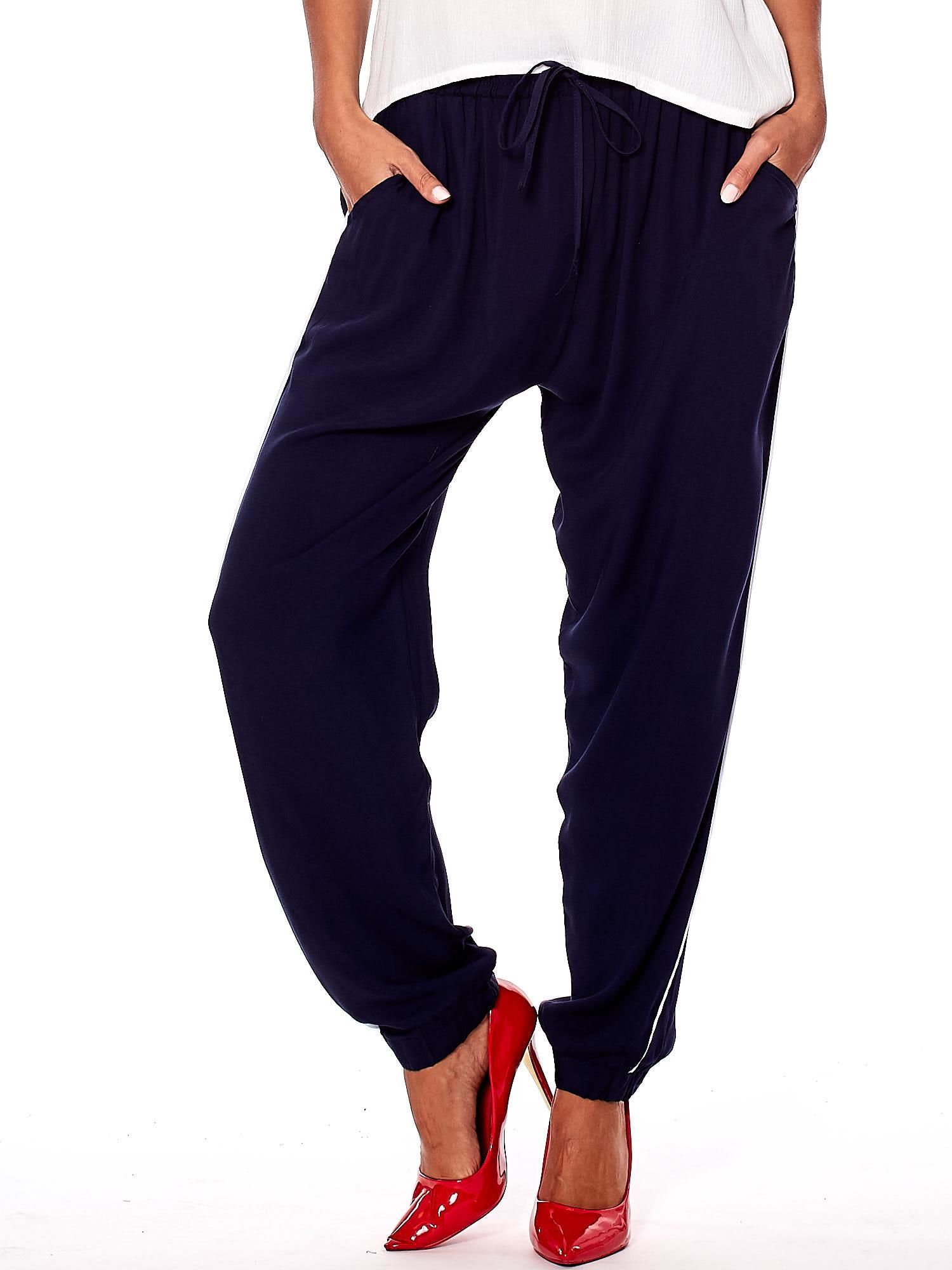 Pantaloni de trening Fashionhunters