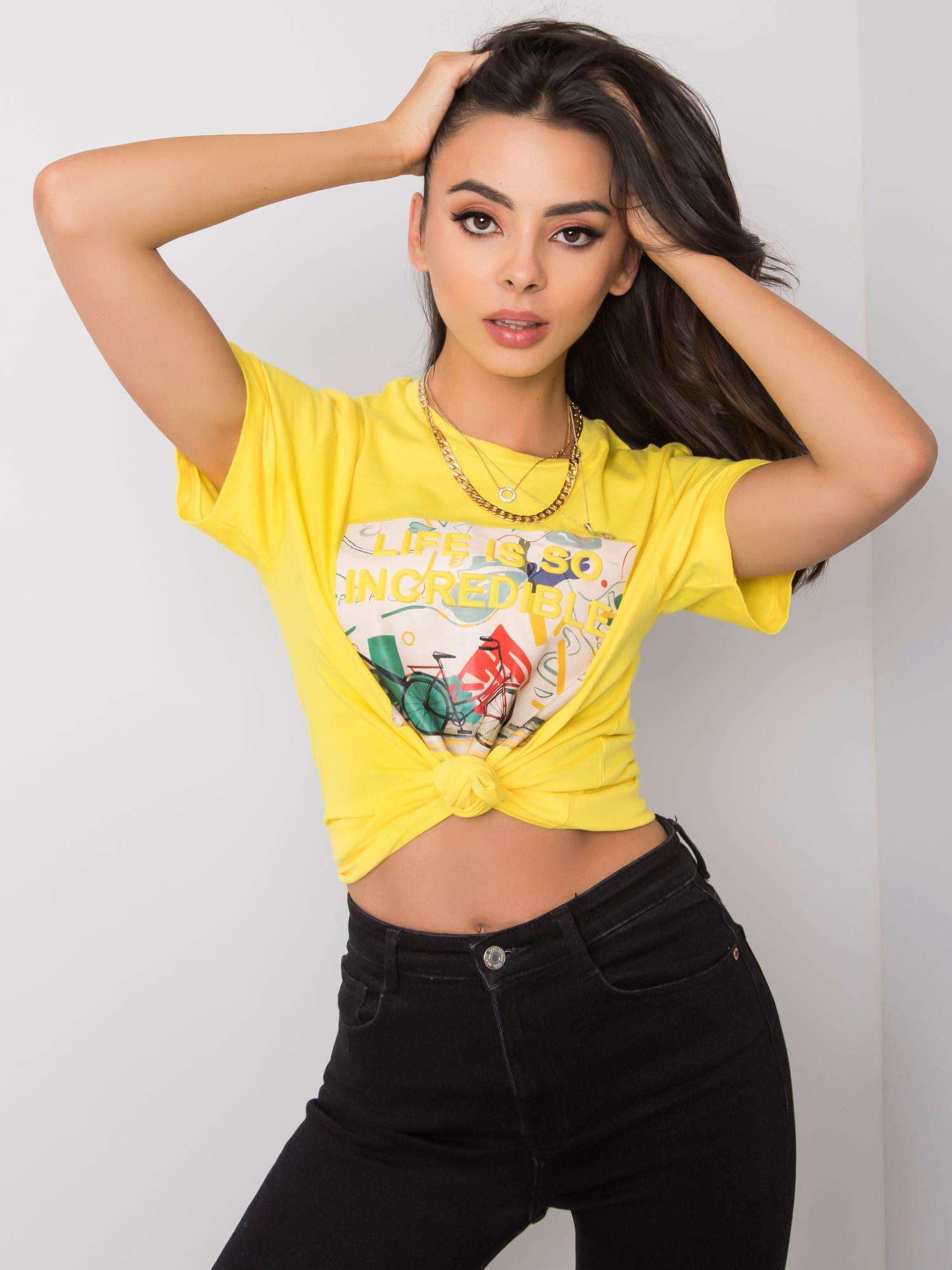 Levně Žluté bavlněné tričko s nápisem