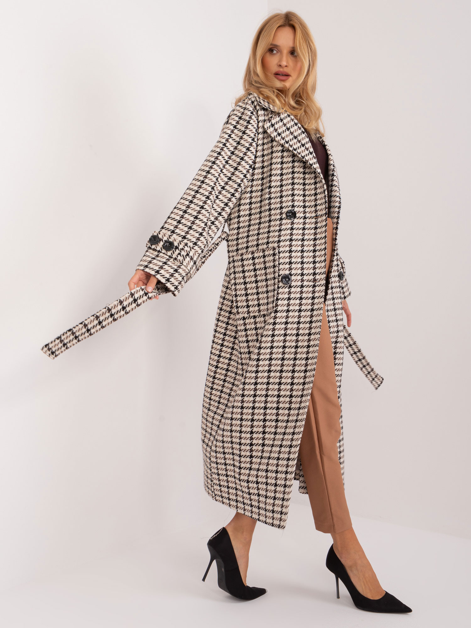 Ecru-brown double-breasted checked coat