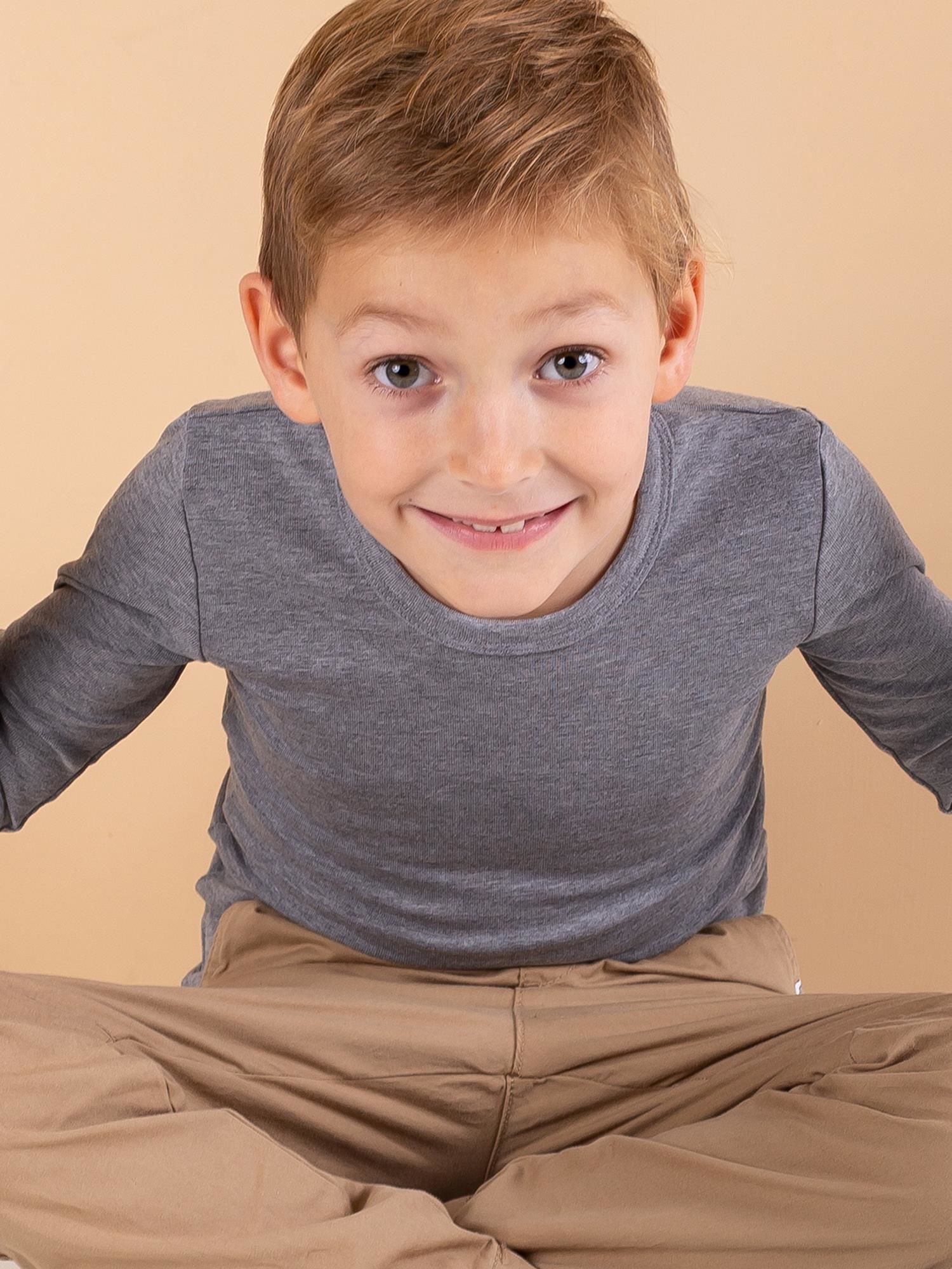 Bluza termoactiva pentru un baiat, gri