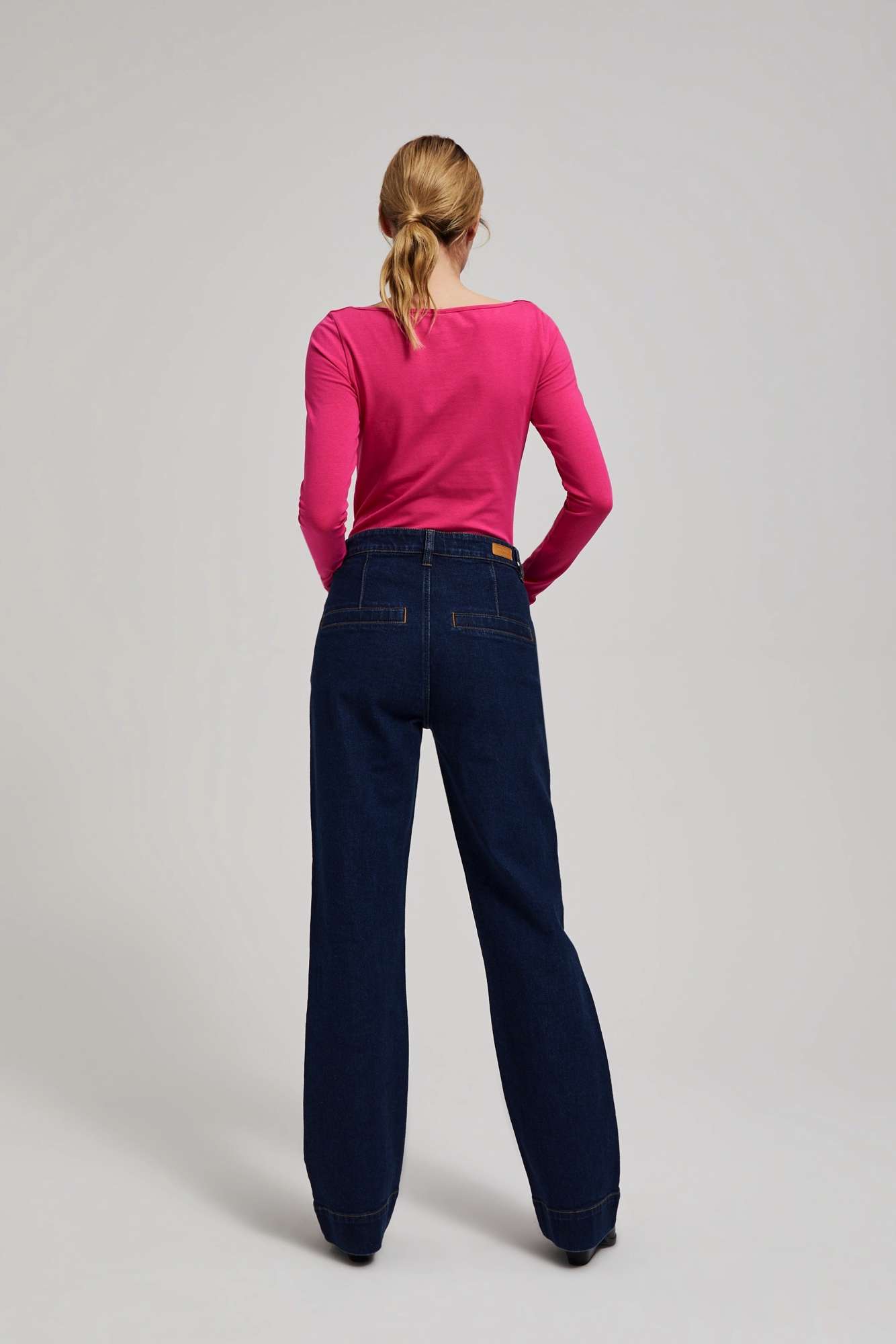 Jeans with flared legs