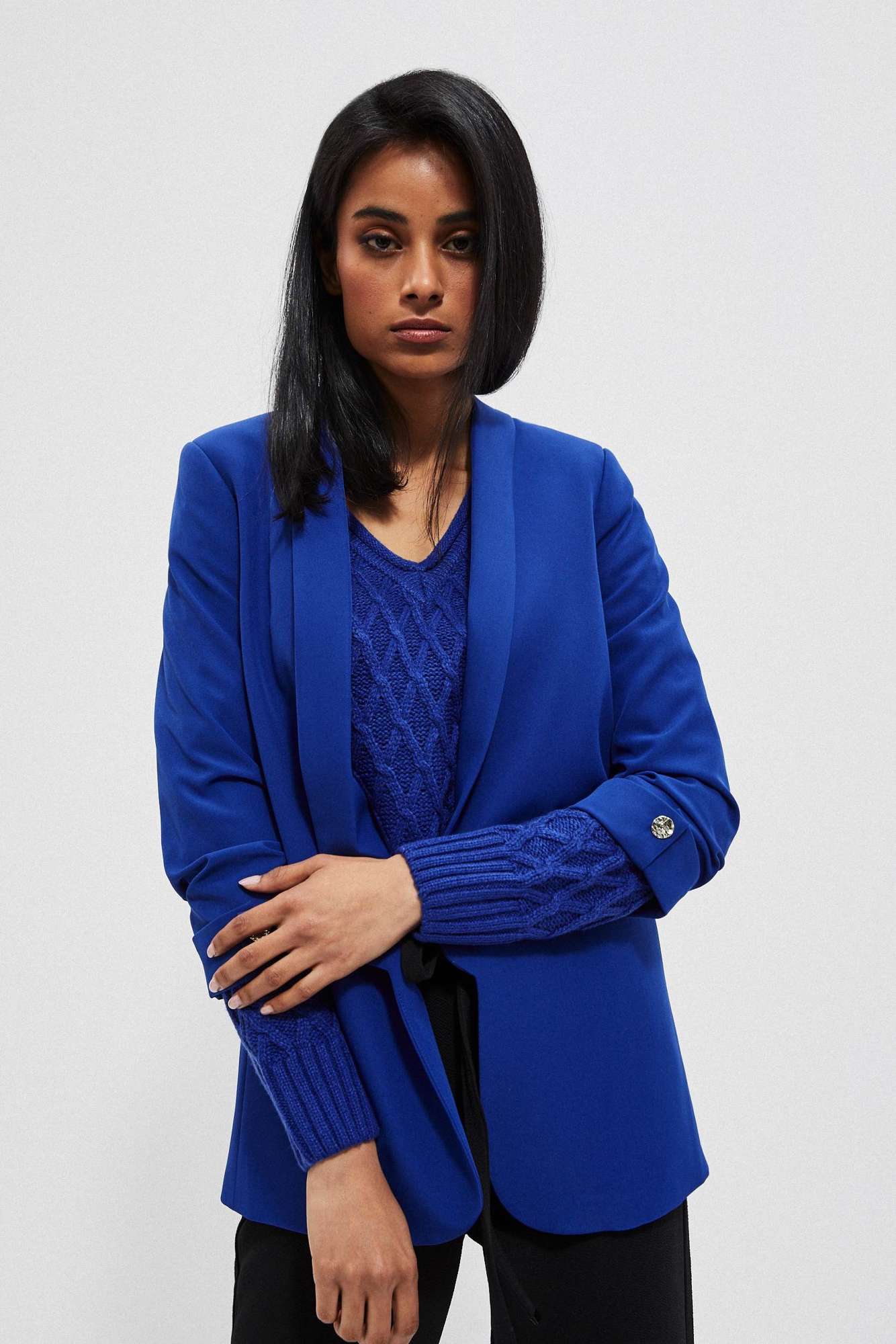 Women&#039;s jacket with ruffle sleeves