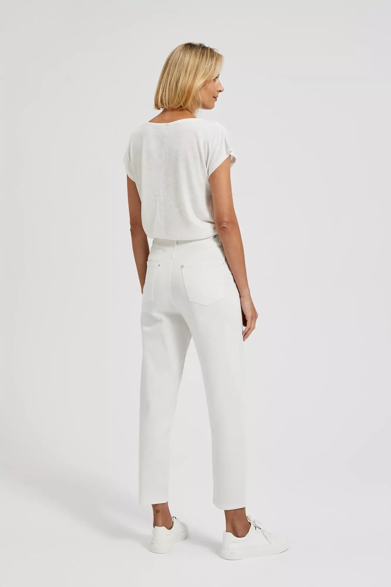 WOMEN'S JEANS