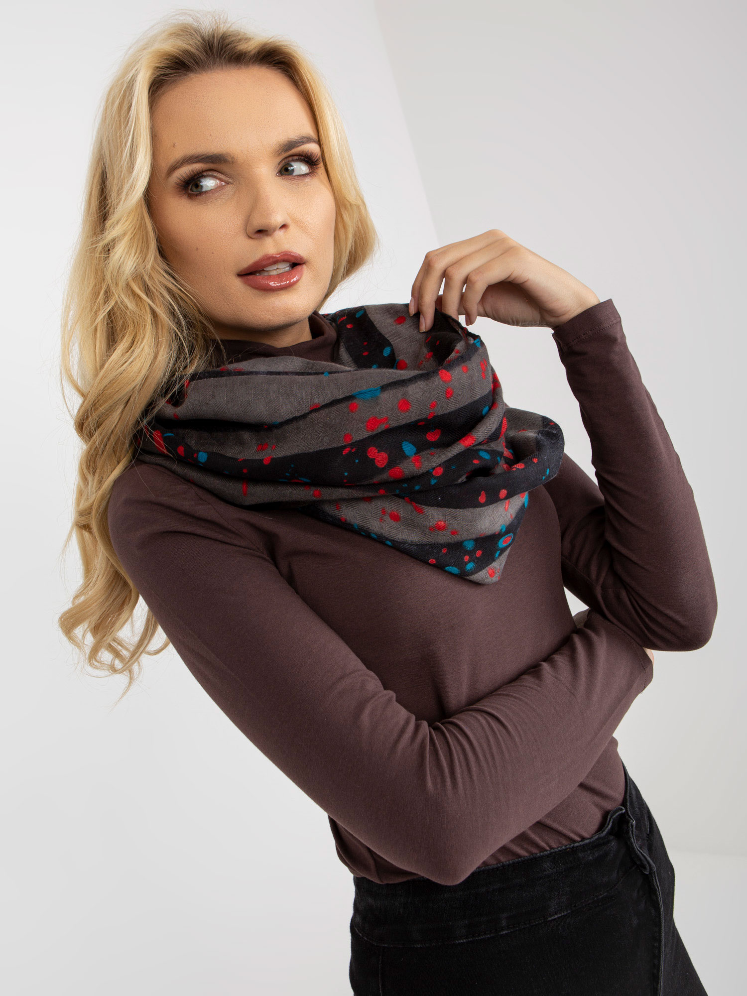 Women's Gray Scarf With Print