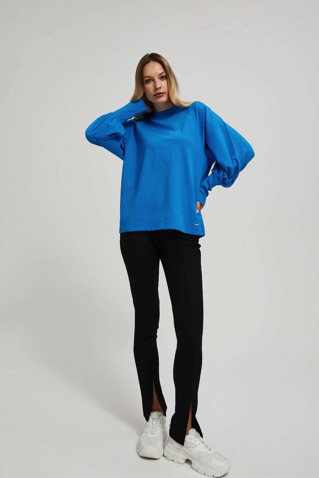 Sweatshirt with fluffy sleeves