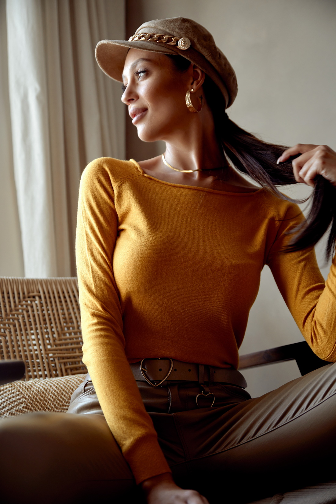 Basic knitted blouse with mustard boat neckline