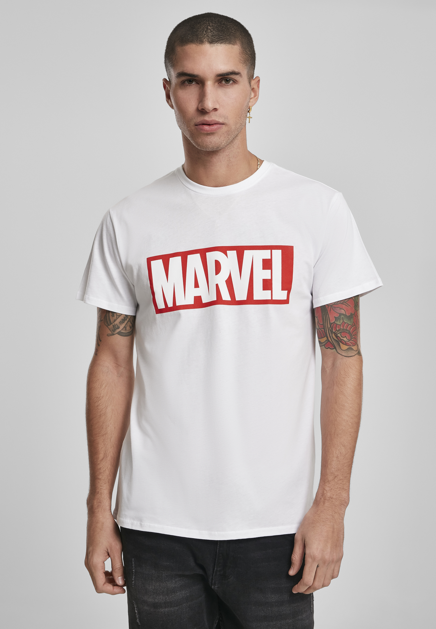 Levně Bílé tričko s logem Marvel