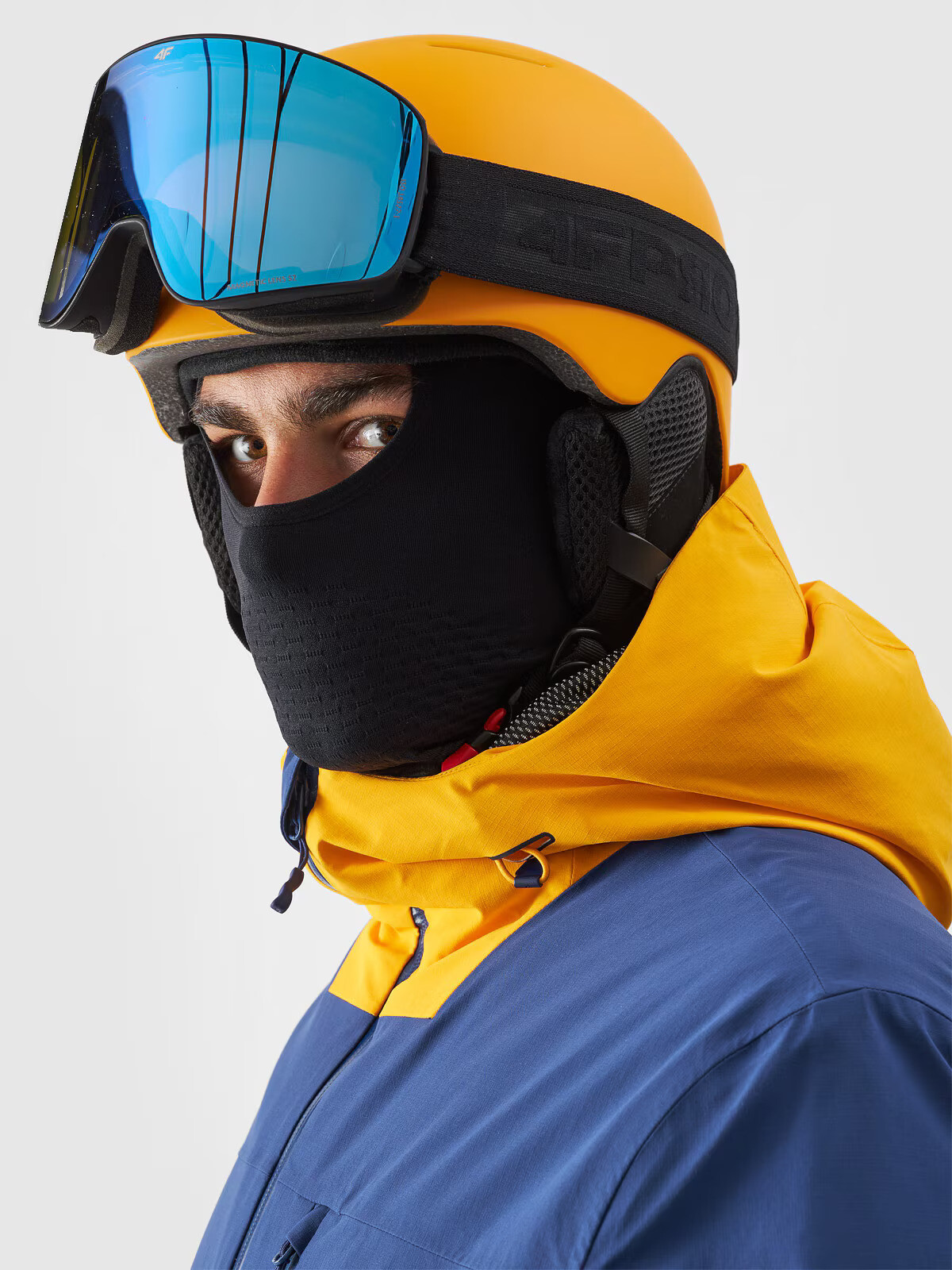 Lyžařská helma unisex 4F