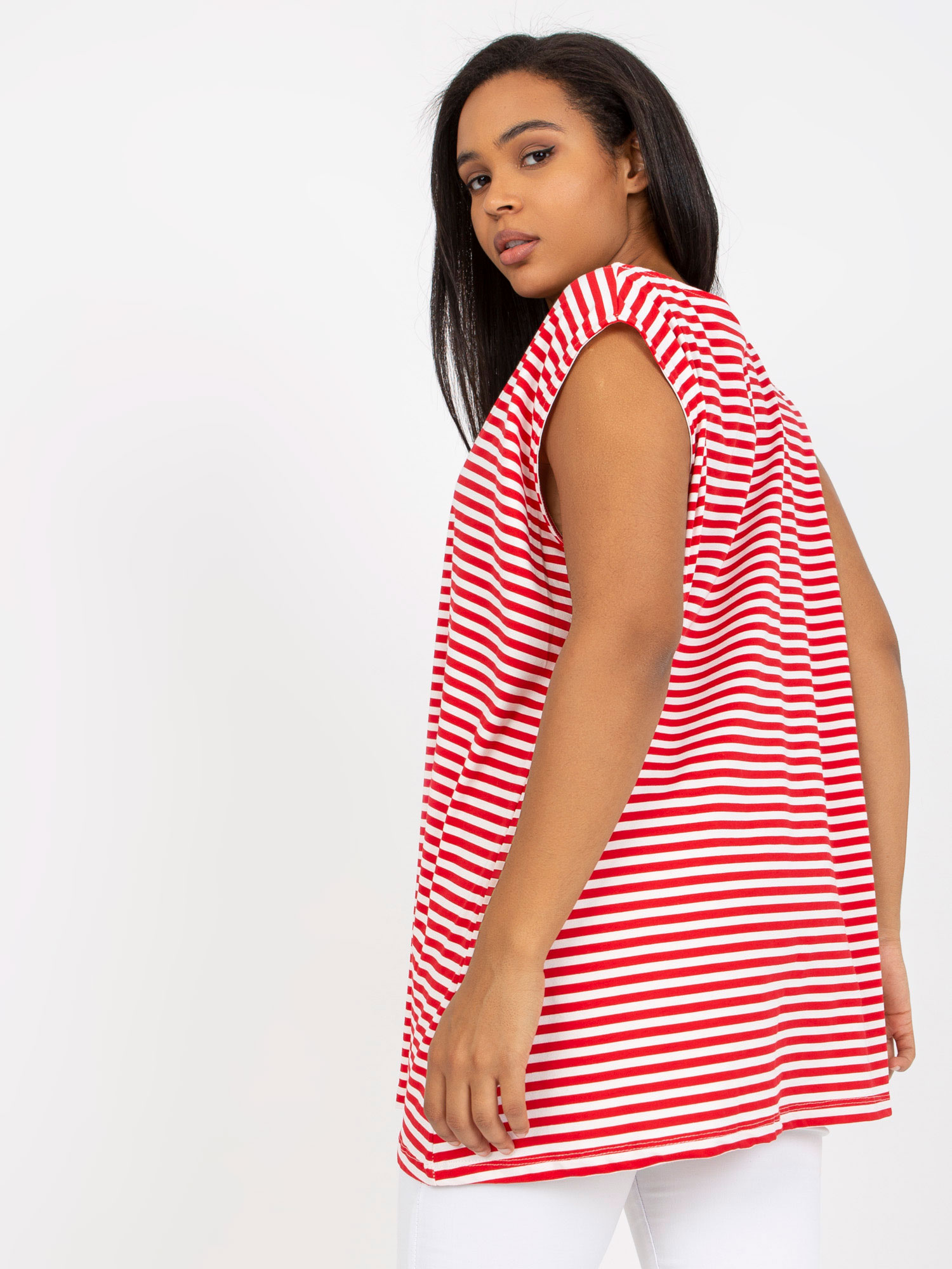 Loose Larger Size Top In White And Red