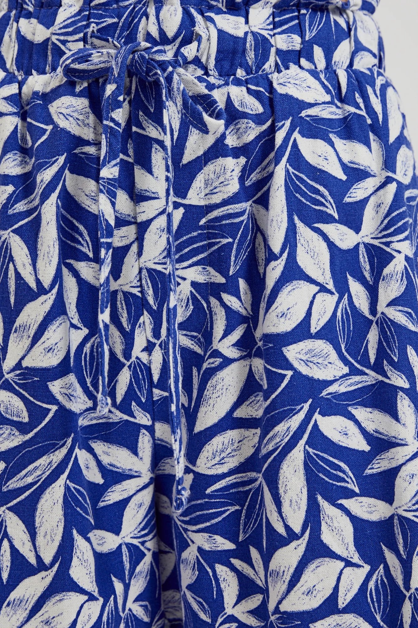 Women&#039;s shorts MOODO - light blue