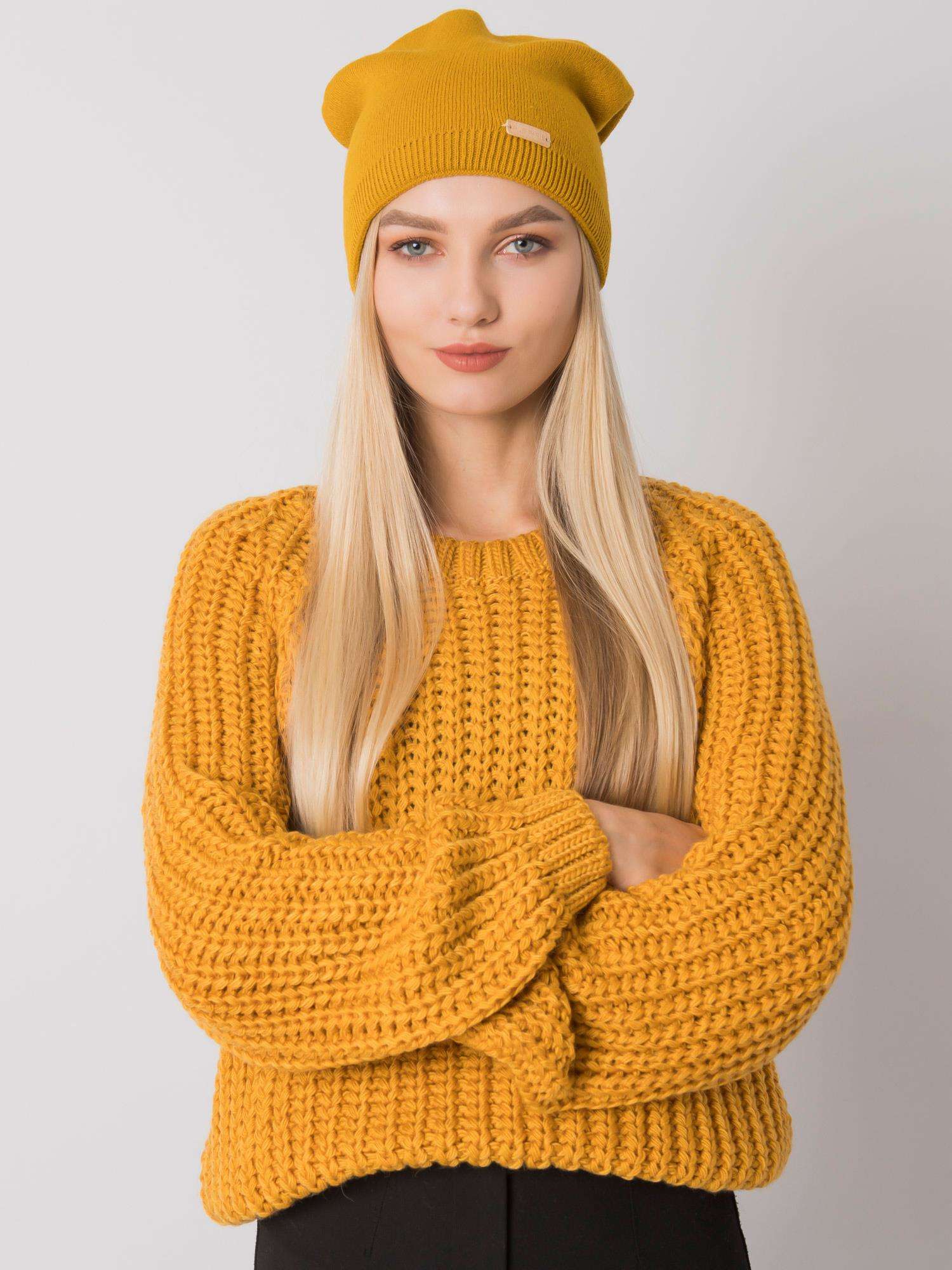 mustard-beanie-rue-paris