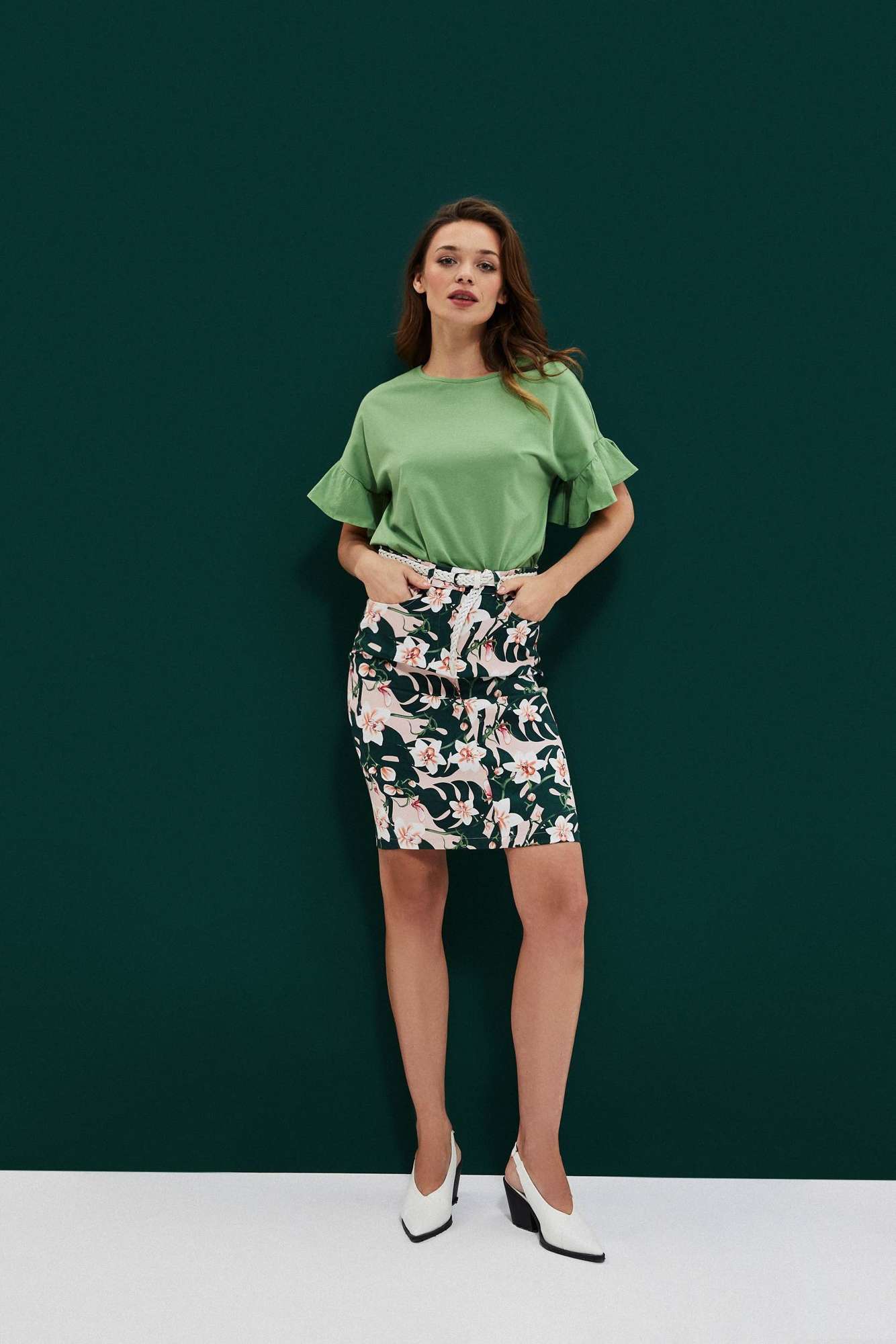 Skirt with a floral print