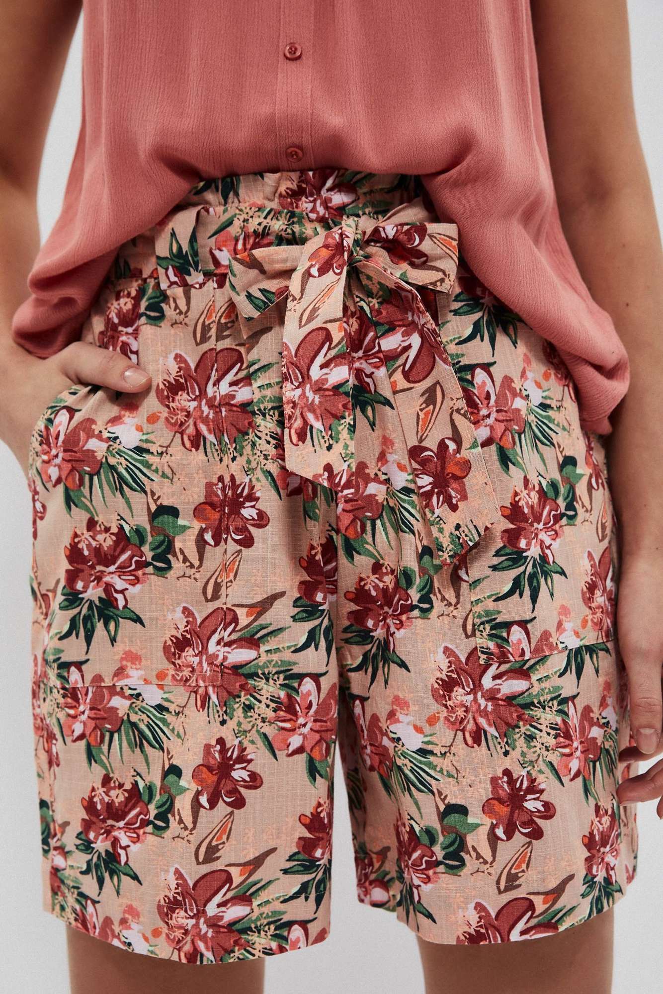 Cotton shorts with flowers