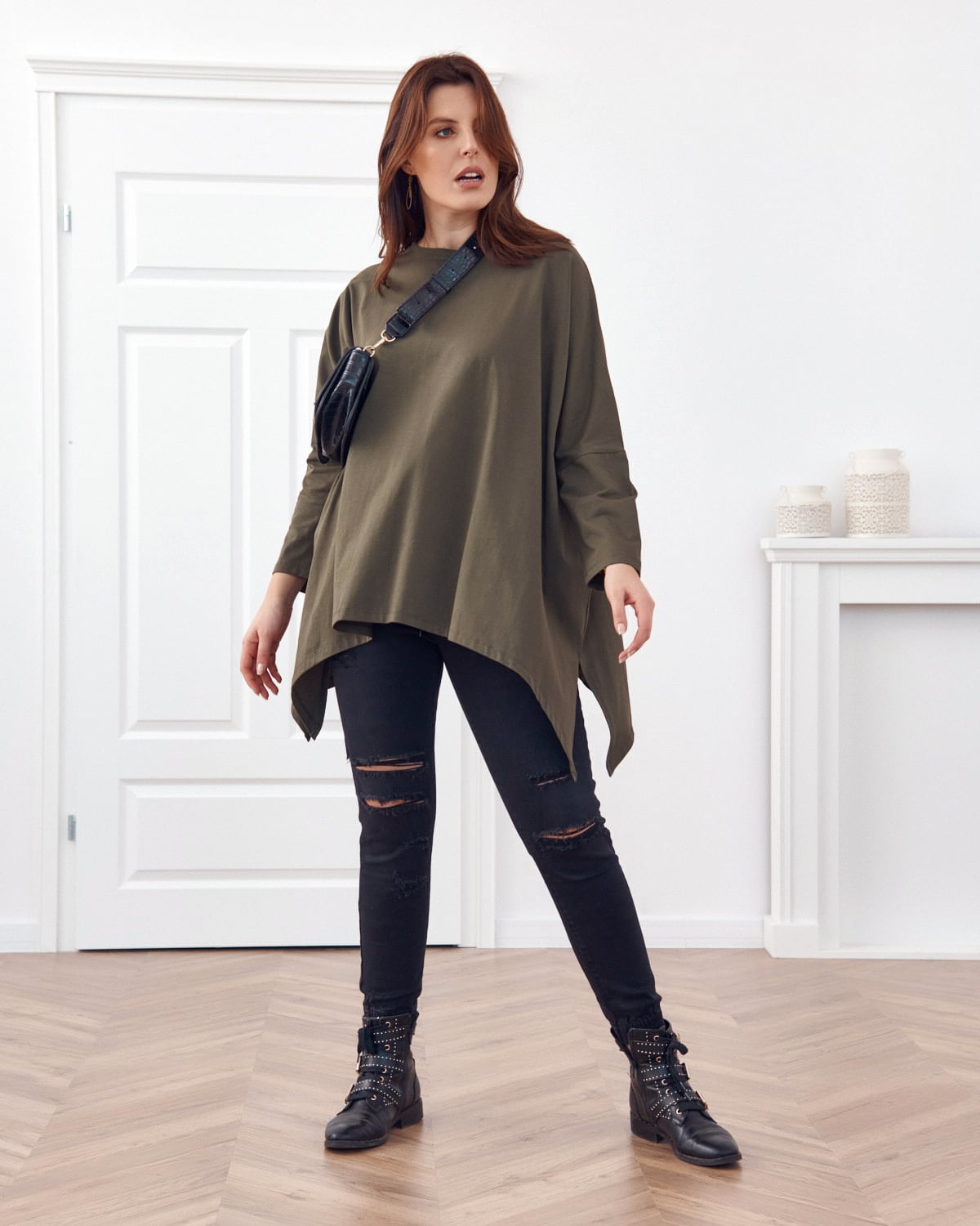 Khaki tunic with longer sides