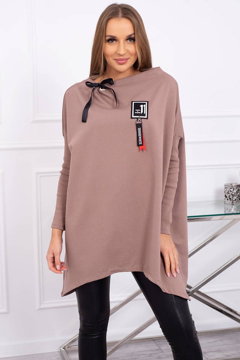 Oversize sweatshirt with mocca asymmetrical sides