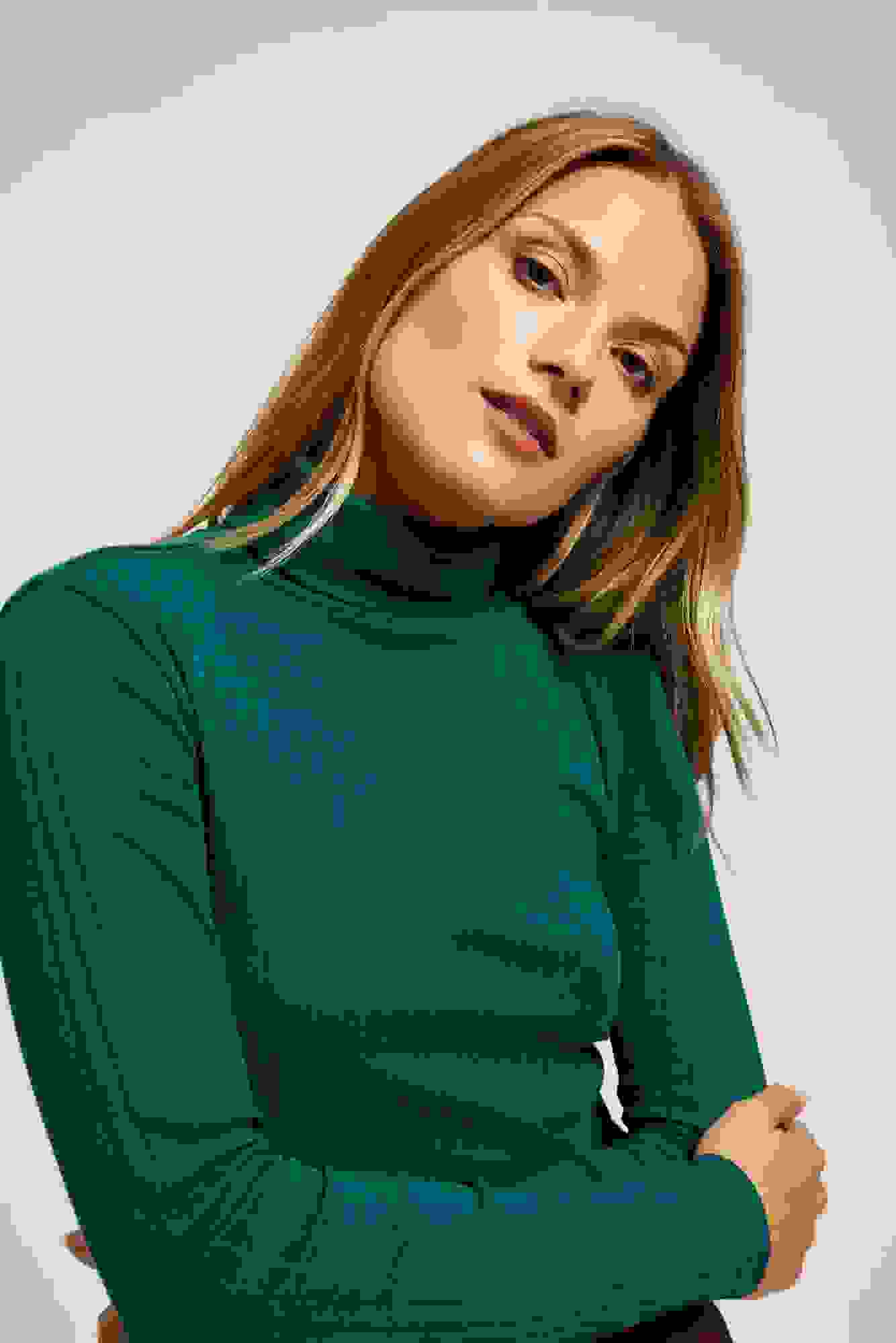Marisse Emerald Ribbed Turtleneck Blouse