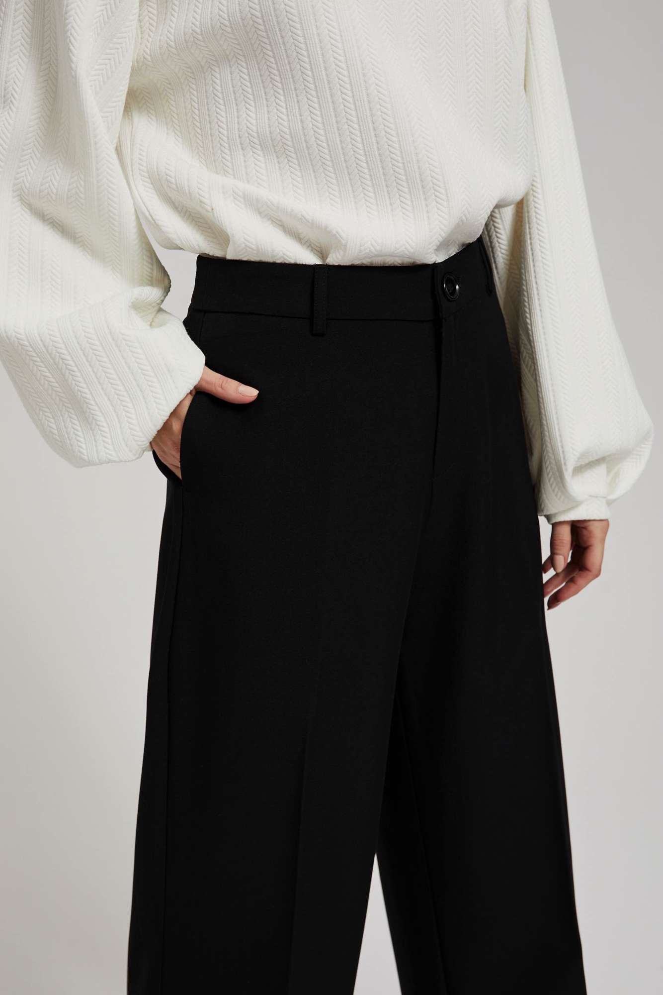 Marisse Black Wide-Leg Trousers With Pockets And Creases